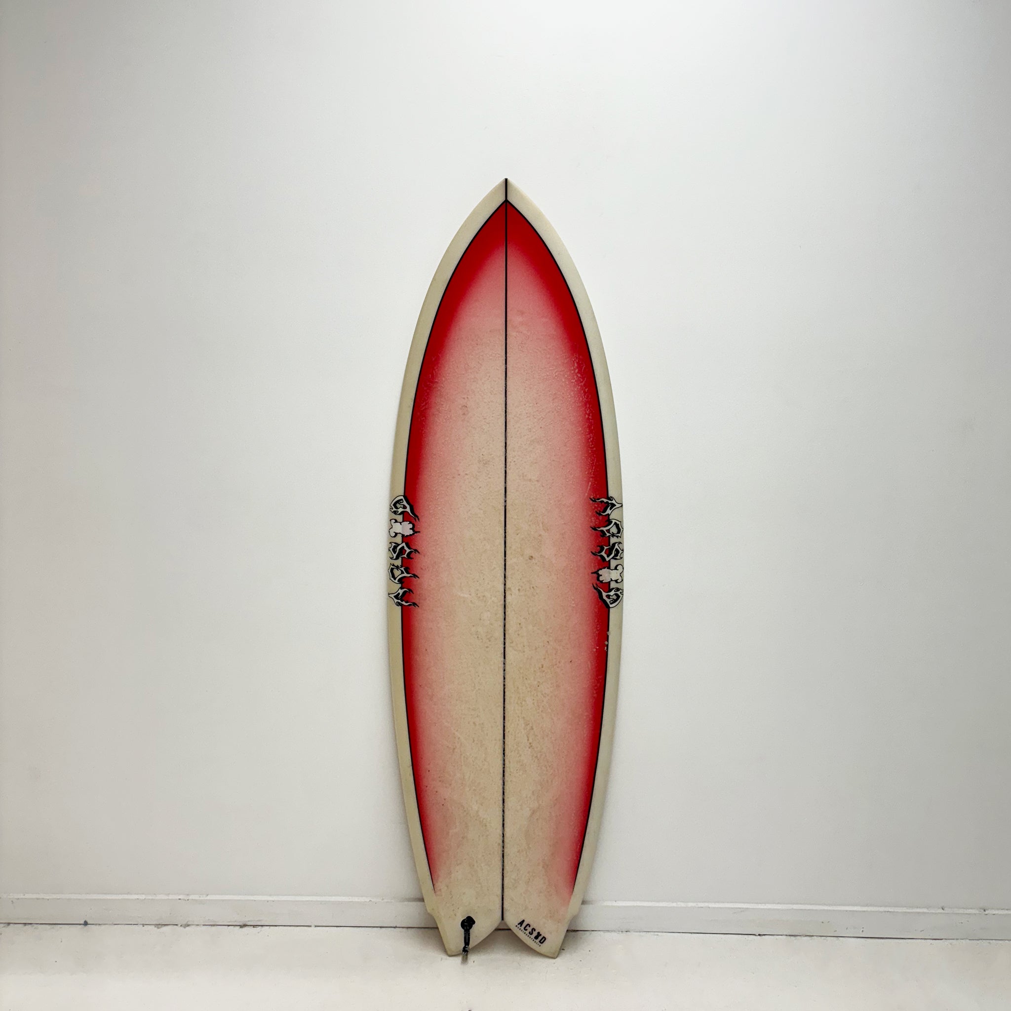 5'5 x 20 1/8 x 2 3/8 - 29.1L TWO FANGS – ACSOD Surfboards